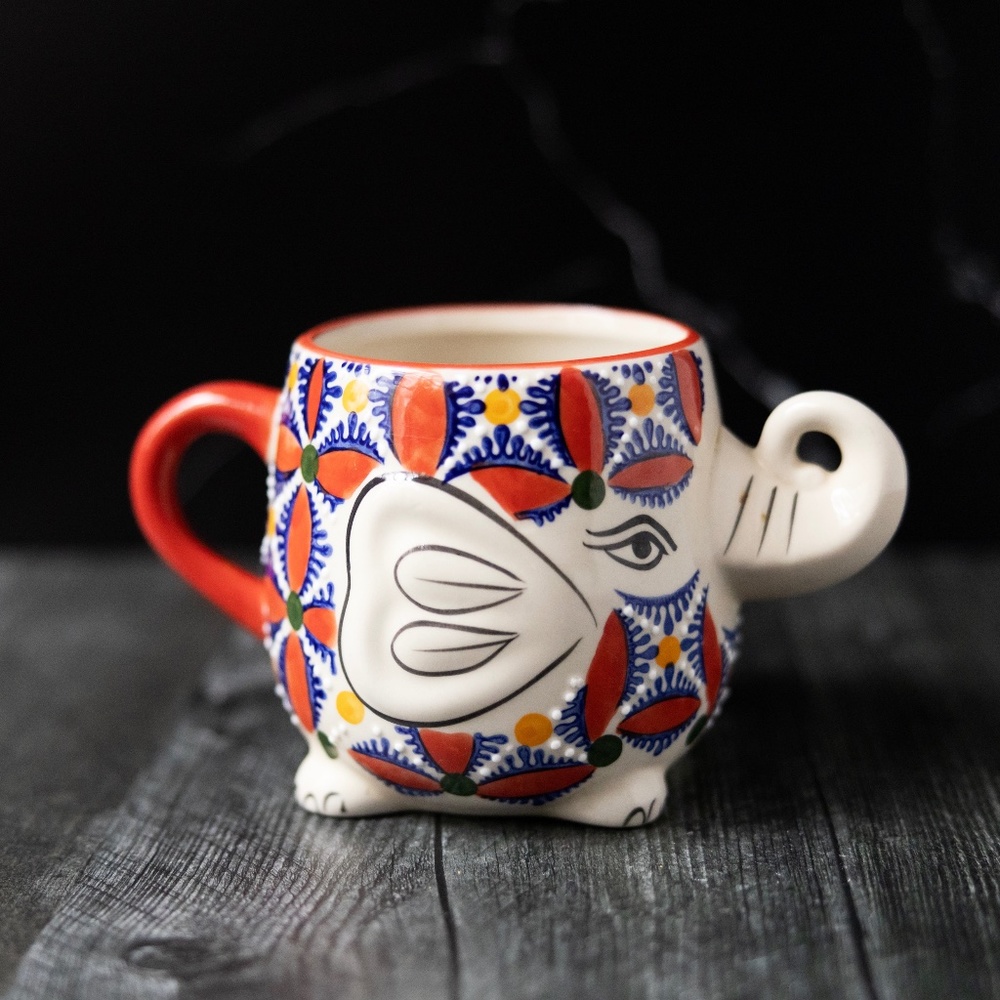 Yokohama Studio hand painted large elephant mug porcelain Japan